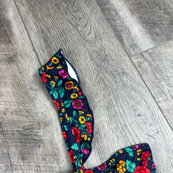 Summersalt‎ Ruffle Oasis Bikini Top - Picture 6 of 13